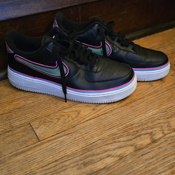 Nike Air Force 1 - Picture 1 of 6